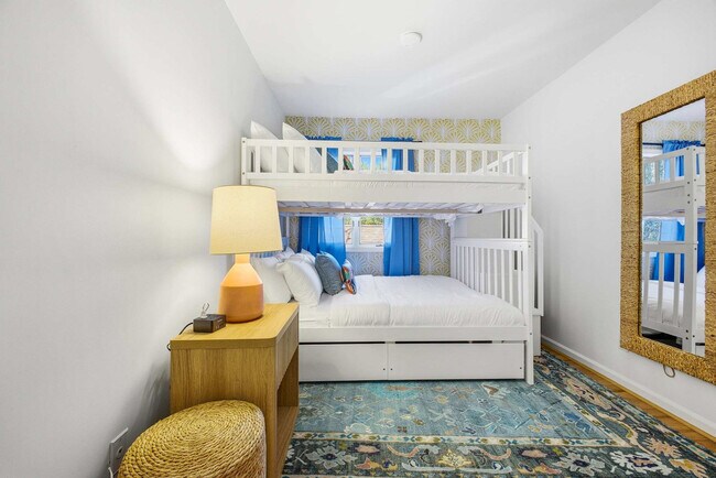 Building Photo - 12 Apple Tree Way