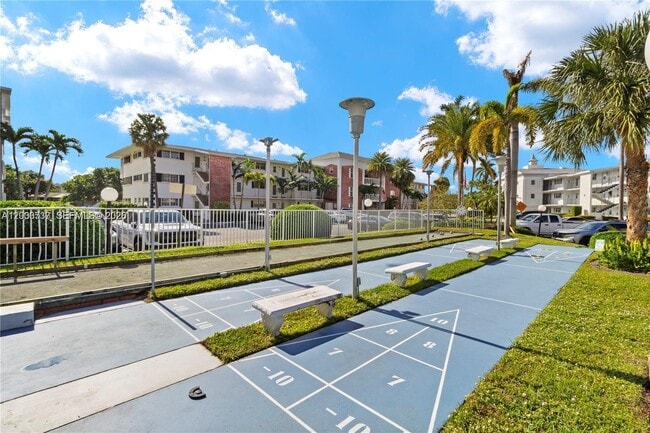 Building Photo - 455 Paradise Isle Blvd