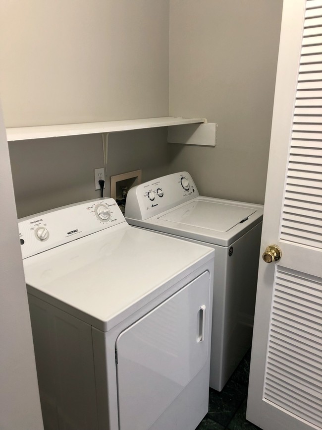 Washer/Dryer Included in Rent - 2922 Mulberry Ln