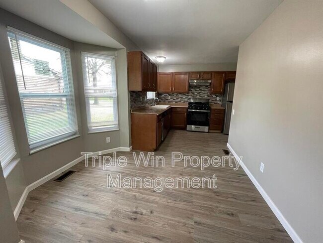 Building Photo - 1725 Orletto Way