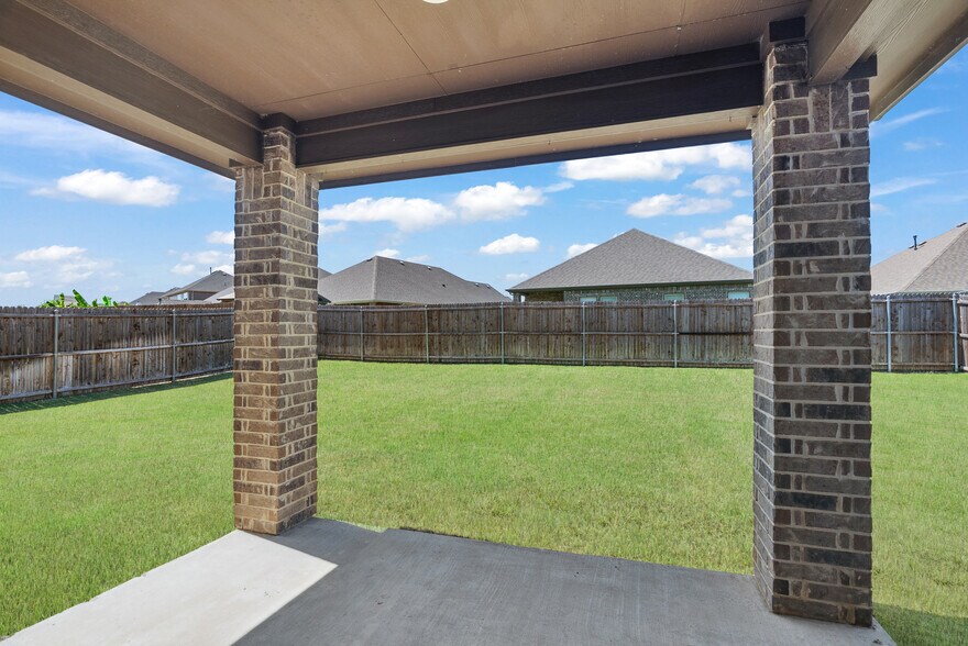 Building Photo - 3057 Maverick Dr