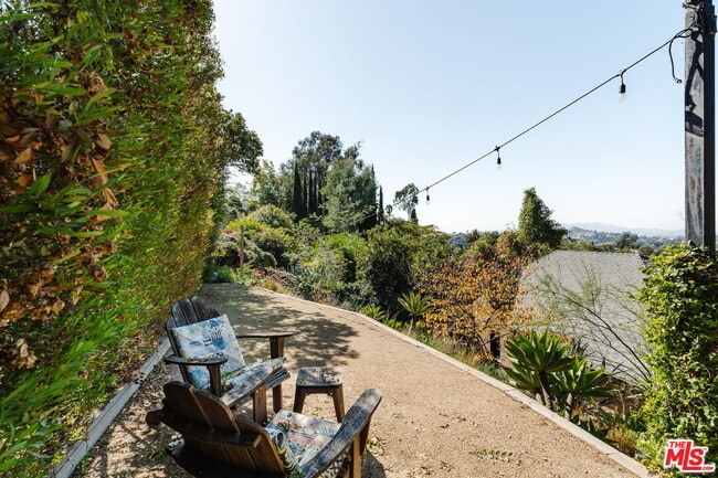 Building Photo - 1428 Holbrook St