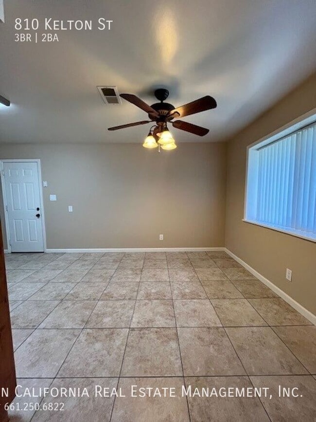 Building Photo - 810 Kelton St