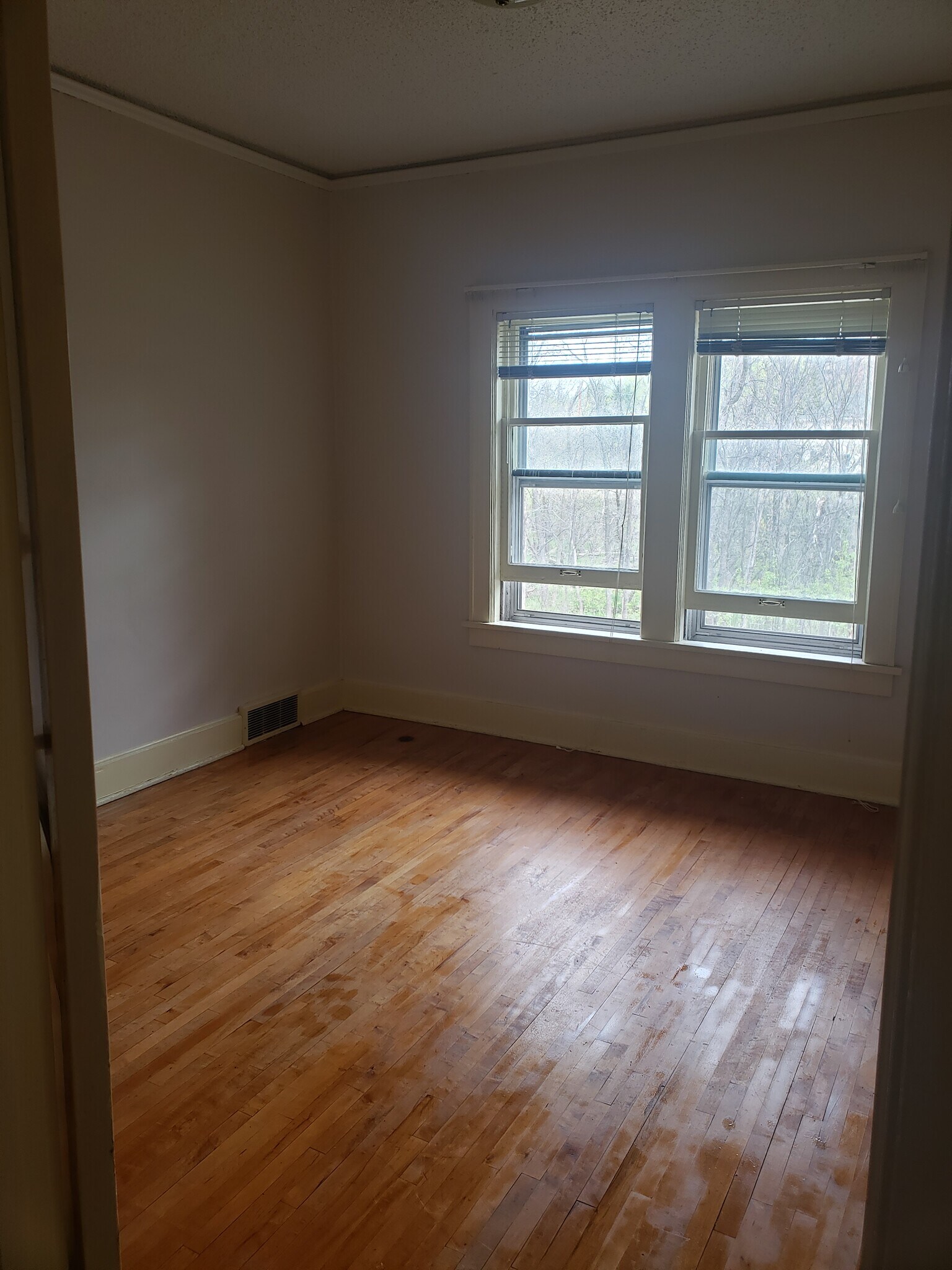 Building Photo - 1517 Waverly Ave