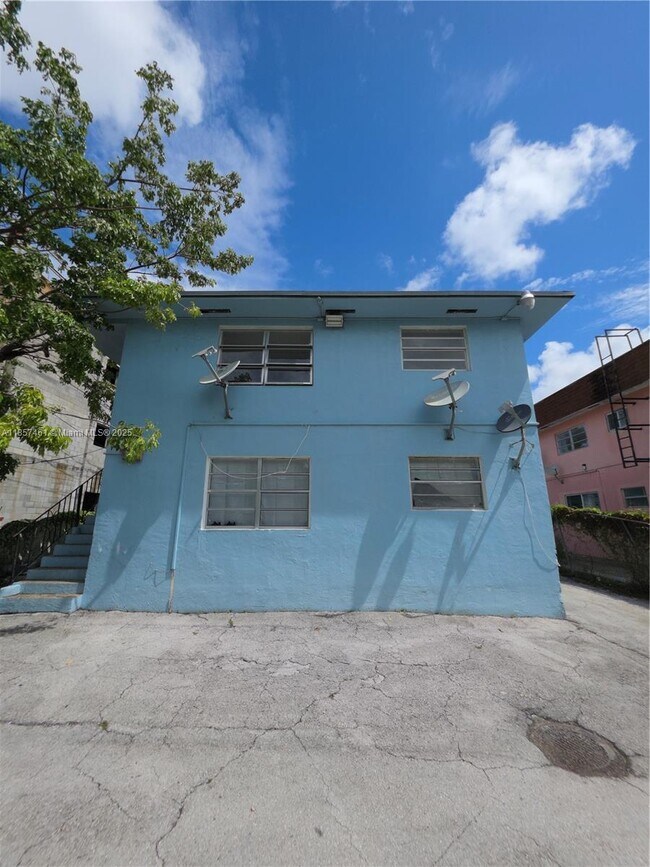 Building Photo - 1152 NW 6th St