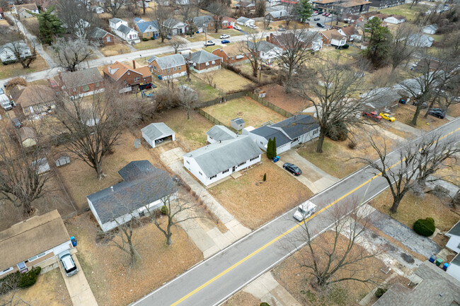 Building Photo - Beautiful 5 bedroom home