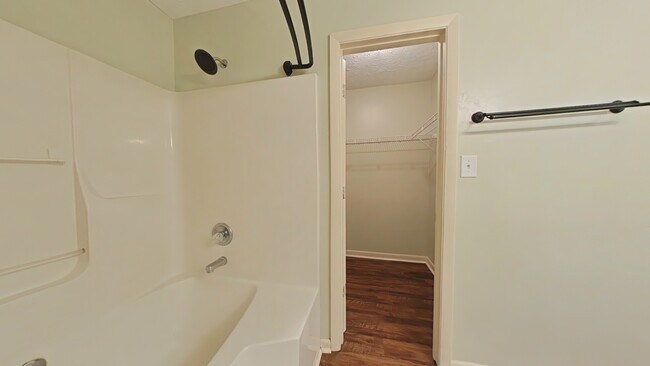 Building Photo - 3355 Galleria Dr