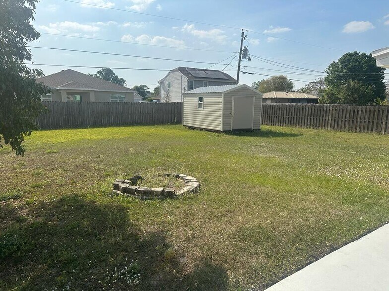 Building Photo - 1842 SW Morelia Ln