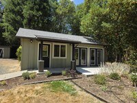 Building Photo - 444 Sheraton Dr