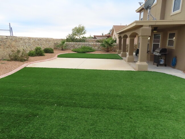 Building Photo - 12944 Tierra Pueblo Dr