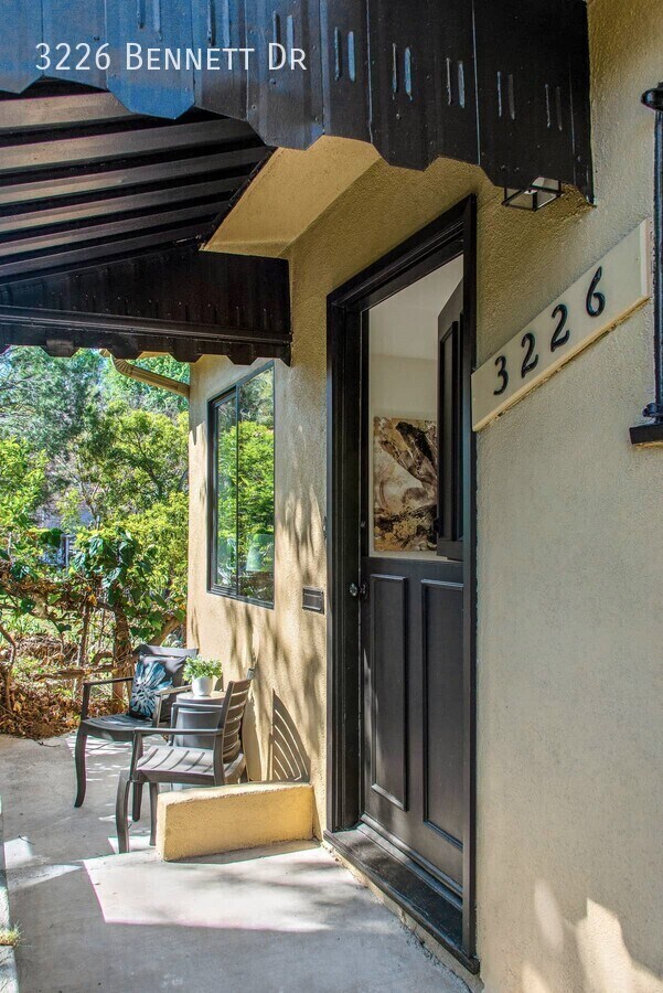 Building Photo - 3226 Bennett Dr