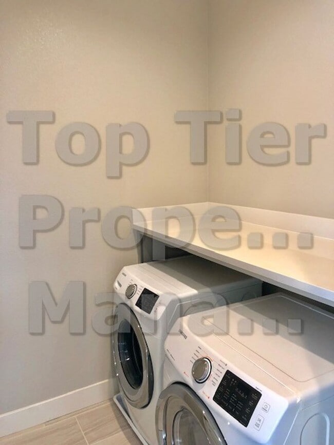 Building Photo - Gorgeous 2 Bd/2 Ba, 1378 sf, dual-level Condominium home available March 17th for Lease in the be...