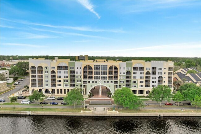 Building Photo - 225 W Seminole Blvd