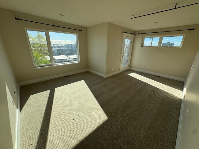 Building Photo - Perfect Sloan Lake Home with all the features and great views