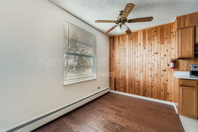 Building Photo - 2120 S Vaughn Way