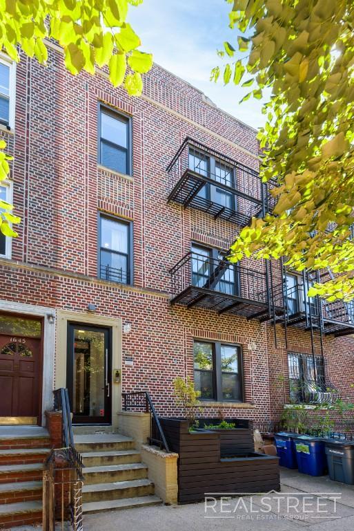 Building Photo - Modern New 2 Bed in Park Slope