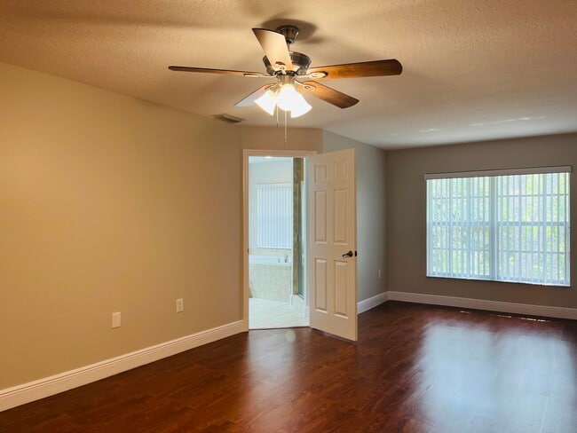 Building Photo - 117 Anchorage Ave