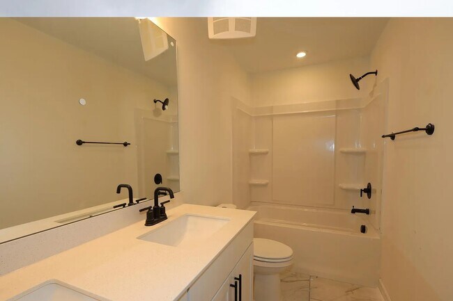 Building Photo - 6973 Doddridge Ln