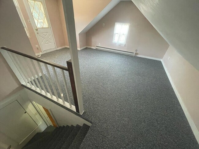 Building Photo - 339 Oak Rd