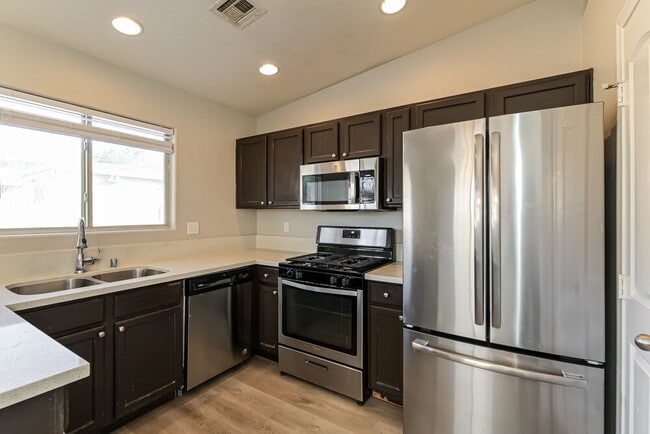 Building Photo - 5238 Olive Dale Ct