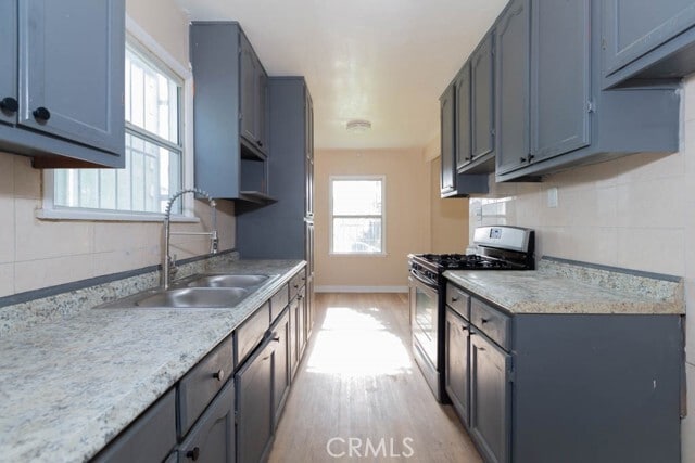 Building Photo - 1055 W 84th Pl