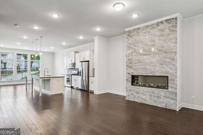 Building Photo - 687 Avondale Creek Dr.