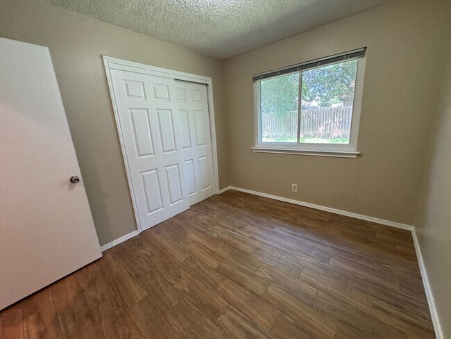 Building Photo - 10138 Inridge