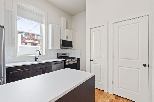 Building Photo - 150 West Side Ave