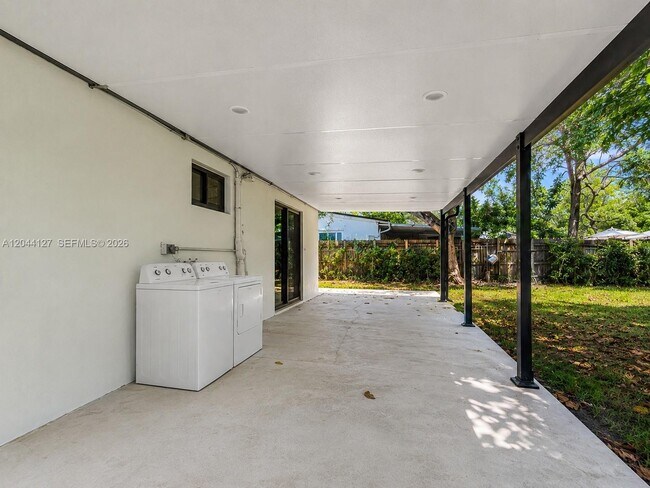 Building Photo - 55 NW 125th St