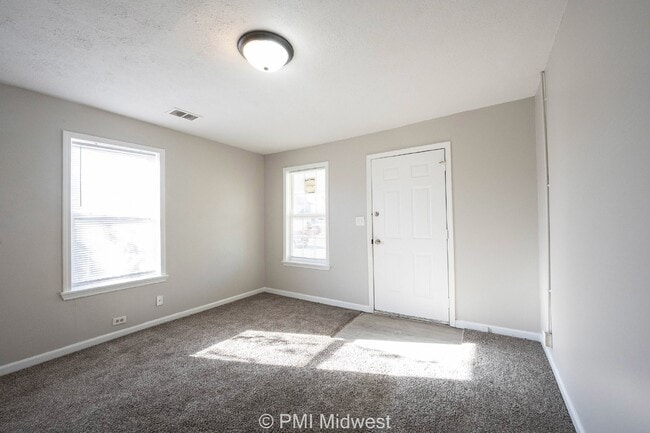 Building Photo - 1 Bedroom 1 bath