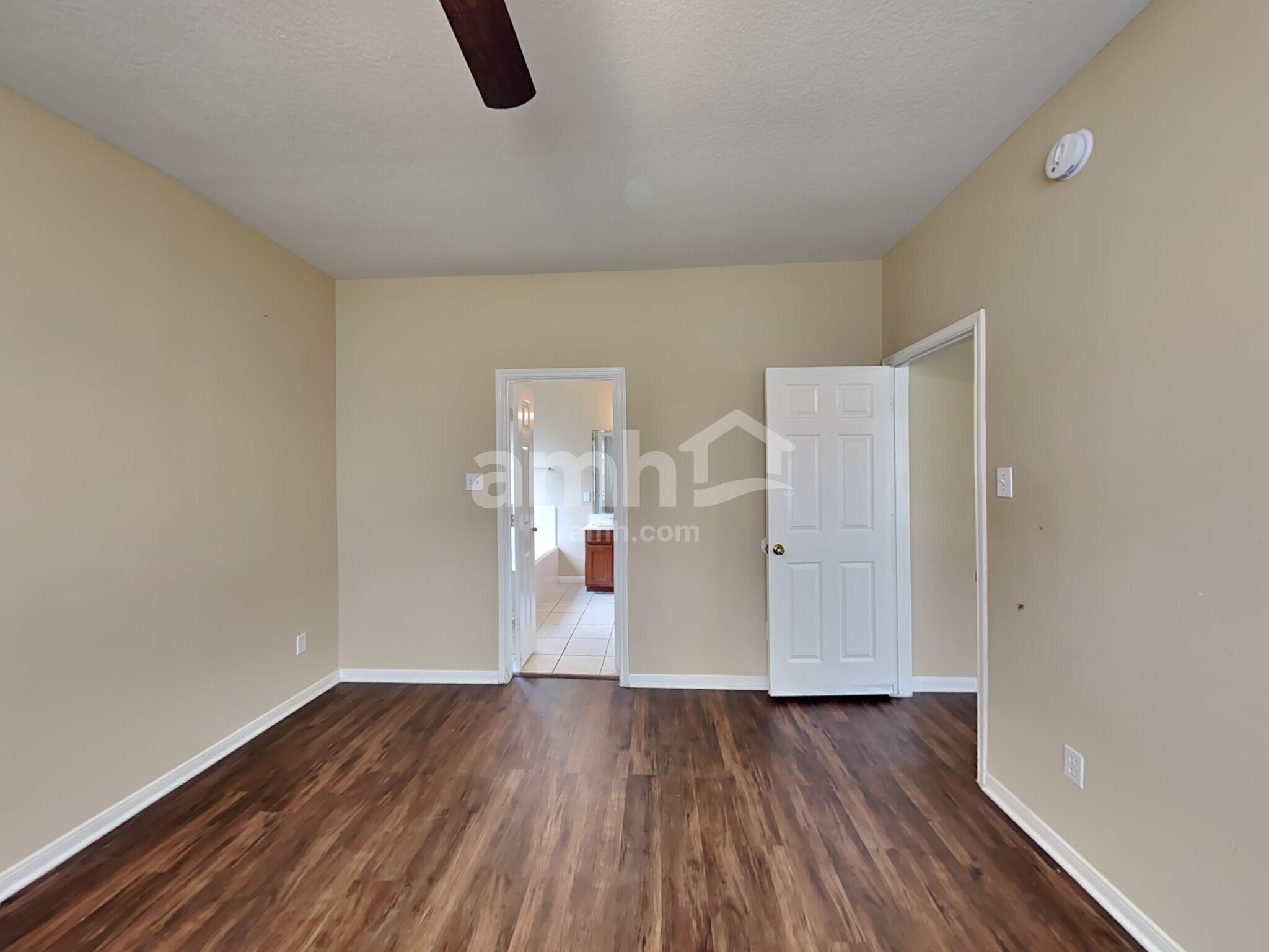 Building Photo - 15742 Flagstone Walk Way