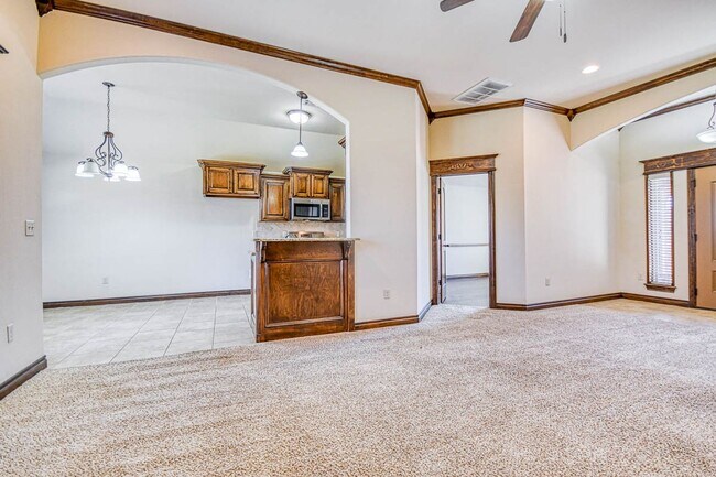 Building Photo - Beautiful home in Williamson Farms!