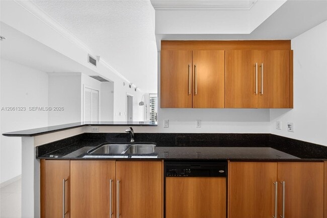 Building Photo - 325 S Biscayne Blvd
