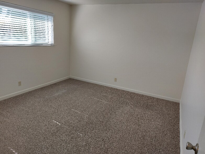 Building Photo - 1100 Ranchero Way