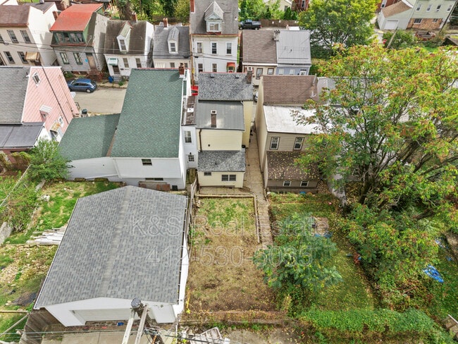 Building Photo - 2104 Straubs Ln