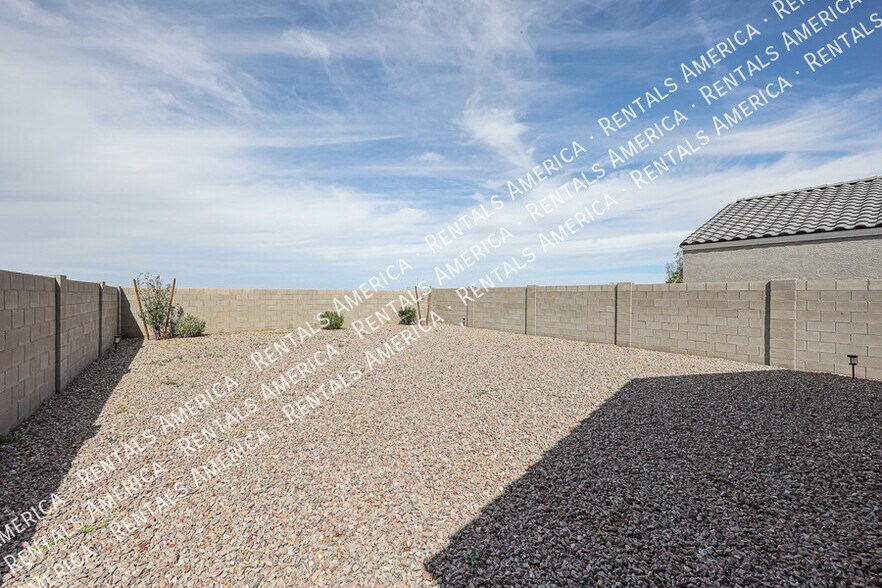 Building Photo - 40322 W Hillman Dr