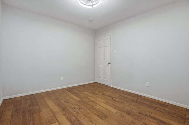 Building Photo - 5734 Arthington Ave