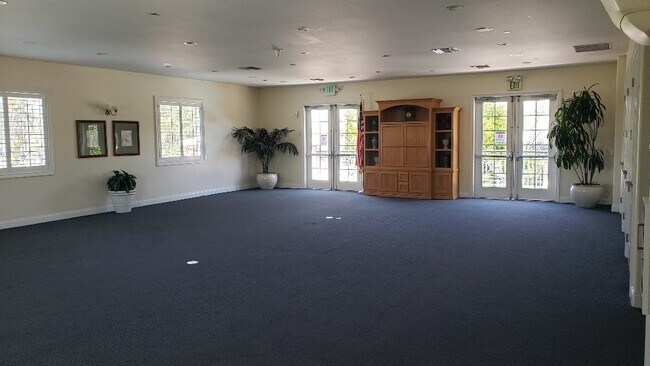 Building Photo - 16020 Huntington Garden Ave