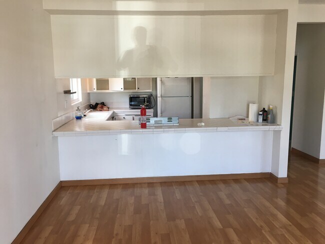 Building Photo - 416 Rosecrans Ave