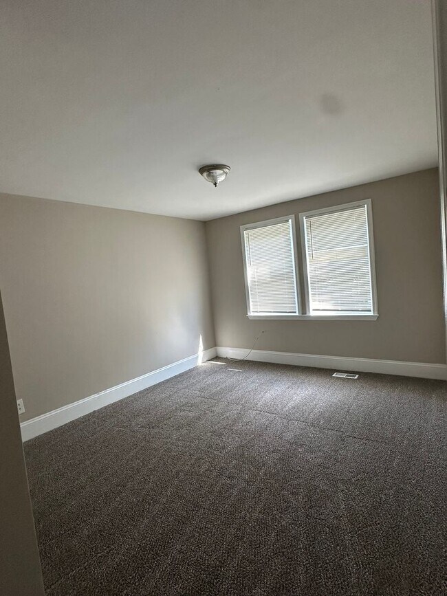 Building Photo - 3706 Erdman Ave