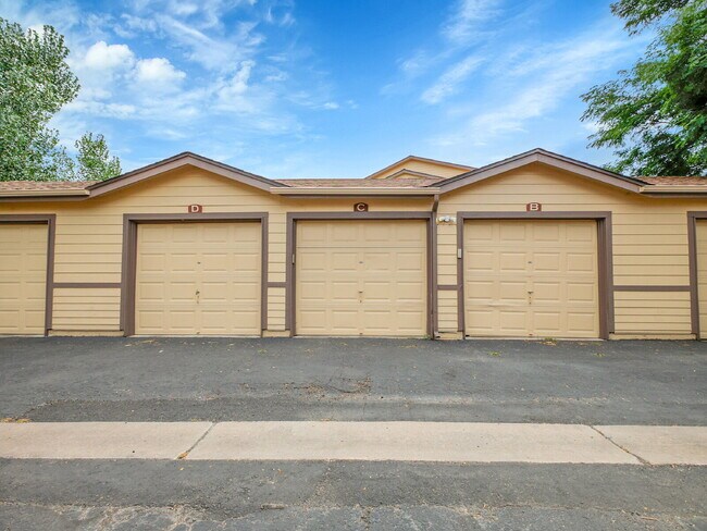 Building Photo - $2,395.00 - 3 Bedrooms, 2Bathrooms, Condo ...