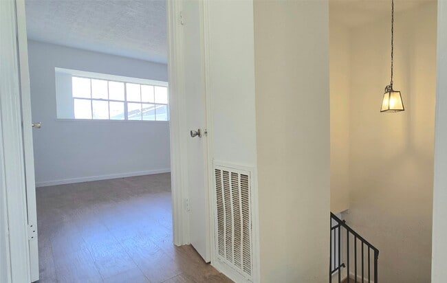 Building Photo - 7151 Chasewood Dr