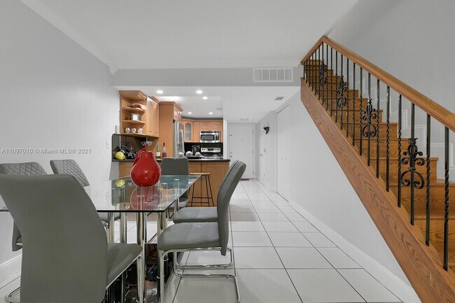 Building Photo - 1555 W 44th Pl