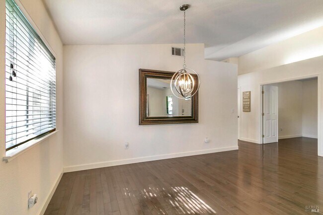 Building Photo - 3257 Vista Del Lago Way