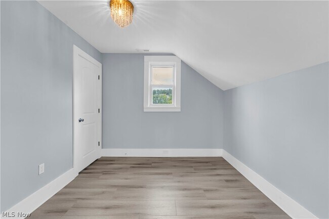 Building Photo - 3024 Vega Ave