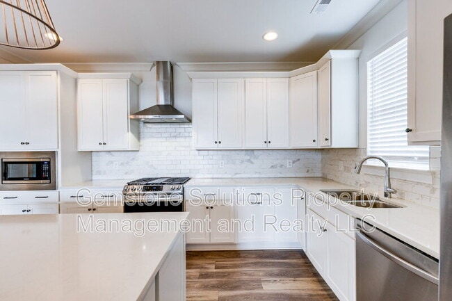 Building Photo - 7284 Ludlow Dr