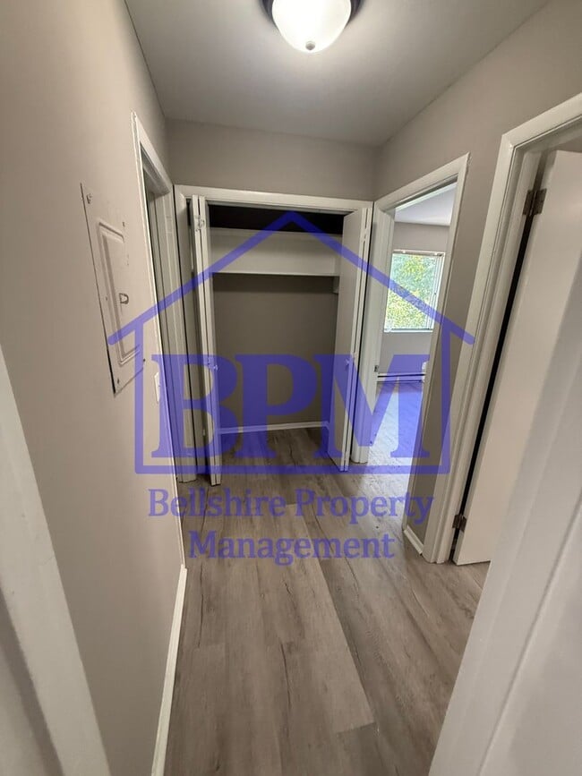 Building Photo - Budget-Friendly 2 Bed, 1 Bath Apartment – ...