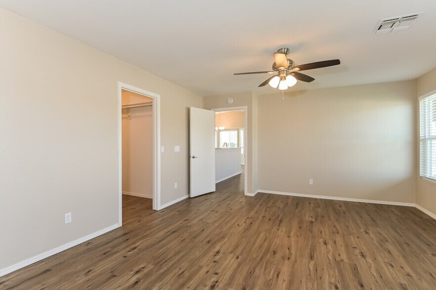 Building Photo - 10029 E Moonstruck Way