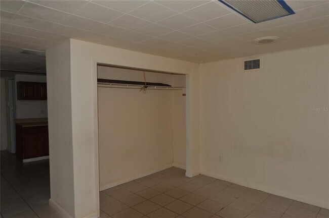 Building Photo - 1410 NW 7th Rd