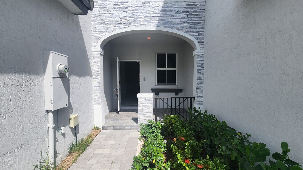 Building Photo - 28933 SW 162nd Ct